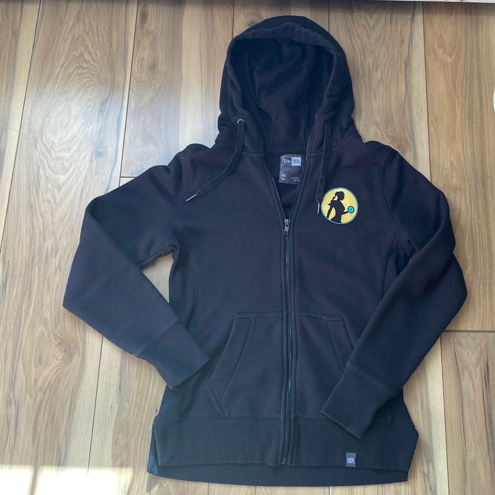 Women’s zip up sweatshirt